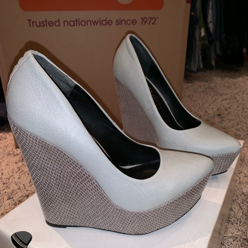 Rock & Republic Wedges